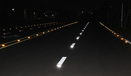 solar road stud marker